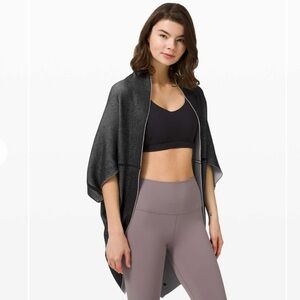 Lululemon Exaltation Wrap in Black/Stargaze Size One Size Fits All
